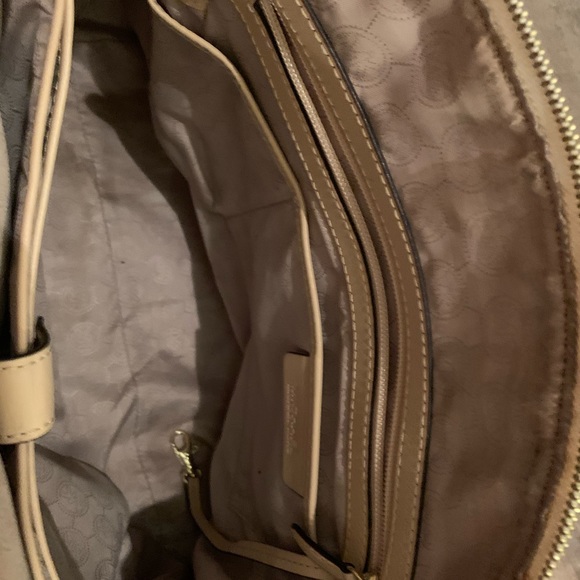 Michael Kors Purse - Picture 2 of 3